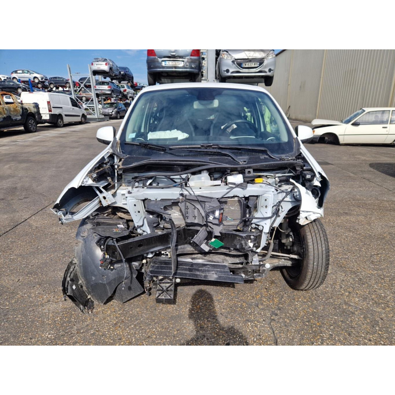 RENAULT TWINGO 3 PHASE 1 1.0i - 12V SCE 75 Photo n°1