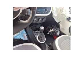 RENAULT TWINGO 3 PHASE 1 1.0i - 12V SCE 75 Photo n°12