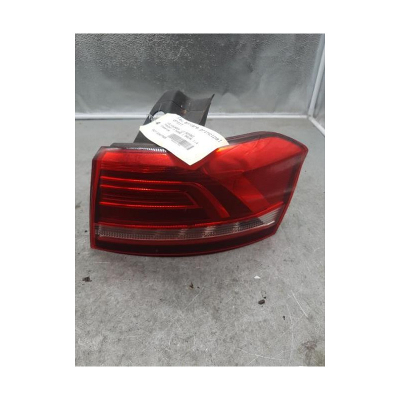 Feu arriere principal droit (feux) VOLKSWAGEN PASSAT 7 Photo n°1