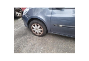 Feu arriere principal gauche (feux) RENAULT CLIO 3 Photo n°15