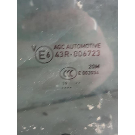 Vitre arriere droit PEUGEOT 2008 2