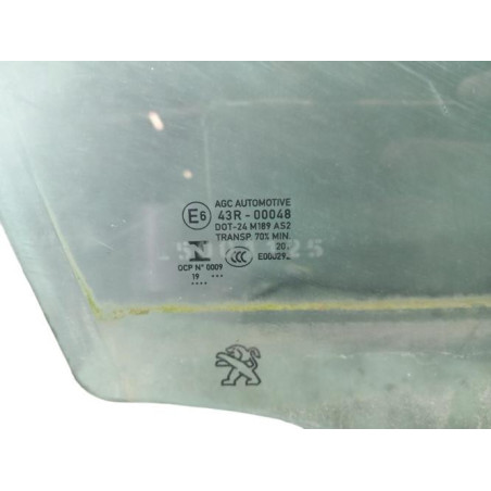 Vitre avant droit PEUGEOT 208 2