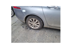 Leve vitre electrique avant droit PEUGEOT 308 2 SW Photo n°17