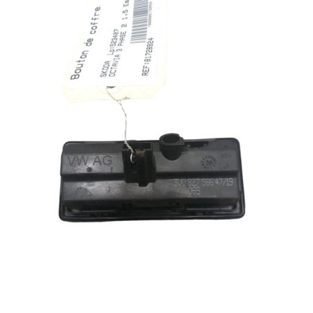 Bouton de coffre SKODA OCTAVIA 3