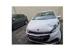 Anti brouillard arriere PEUGEOT 208 1 Photo n°5