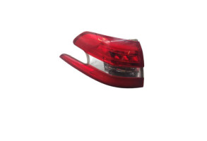 Feu arriere principal gauche (feux) PEUGEOT 308 2 SW Photo n°2