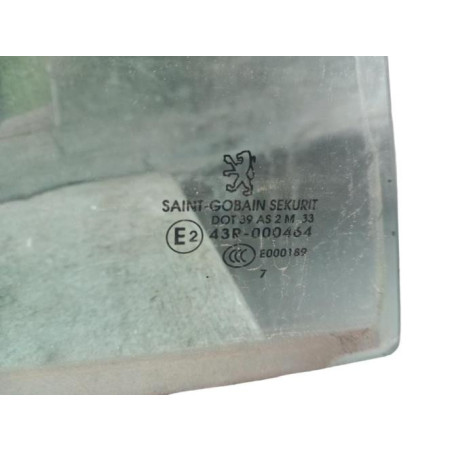 Vitre arriere droit PEUGEOT 206