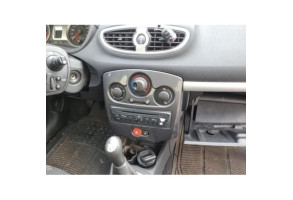 Feu arriere stop central RENAULT CLIO 3 Photo n°20