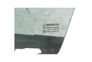 Vitre avant gauche RENAULT MEGANE 2 Photo n°2