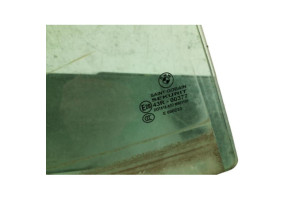Vitre arriere droit BMW X5 E53 Photo n°1