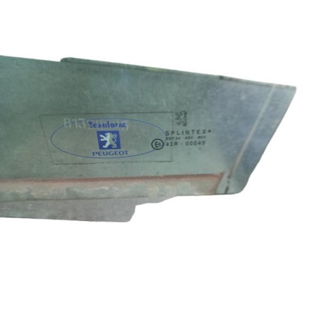 Vitre avant gauche PEUGEOT 406