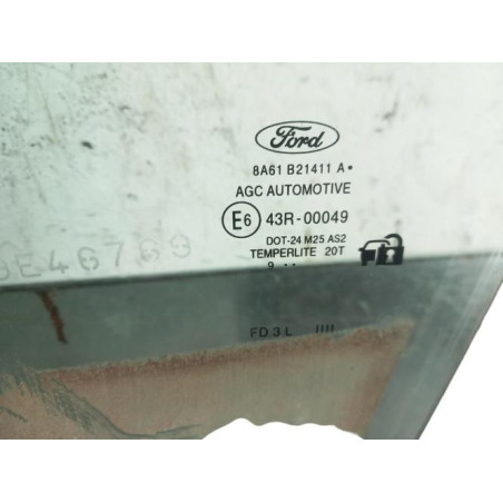 Vitre avant gauche FORD FIESTA 6