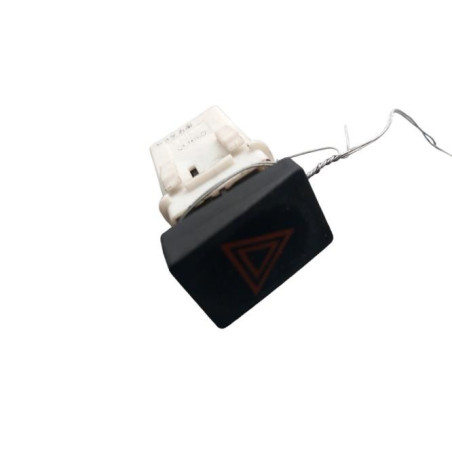 Bouton de warning NISSAN QASHQAI 1