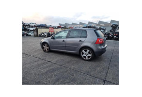 Vitre arriere droit VOLKSWAGEN GOLF 5 Photo n°14