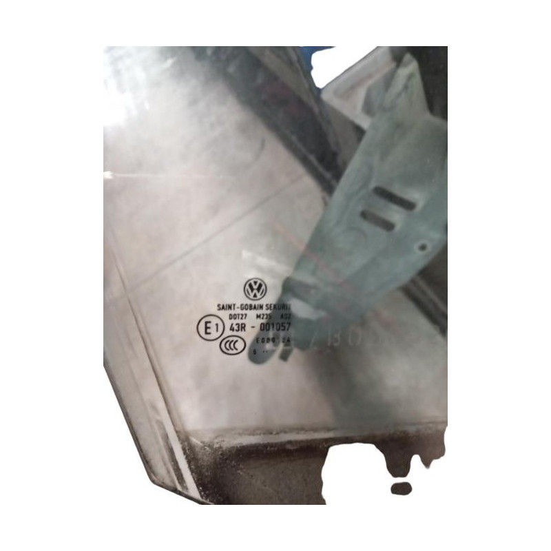 Vitre avant droit VOLKSWAGEN GOLF 5 Photo n°1