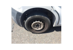 Vitre avant gauche NISSAN NV400 Photo n°9
