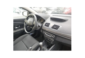 RENAULT MEGANE 3 PHASE 1 COUPE 1.5 DCI - 8V TURBO Photo n°17