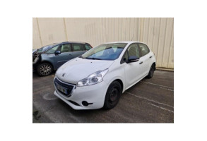 Pare boue avant gauche PEUGEOT 208 1 Photo n°6