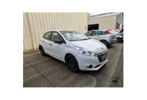 Pare boue avant gauche PEUGEOT 208 1 Photo n°8