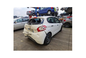 Pare boue avant gauche PEUGEOT 208 1 Photo n°11