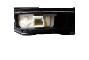 Bouton de coffre TOYOTA YARIS 3 Photo n°3