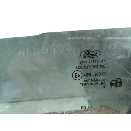 Vitre avant gauche FORD FIESTA 6