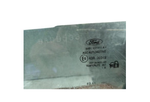 Vitre avant gauche FORD FIESTA 6 Photo n°1