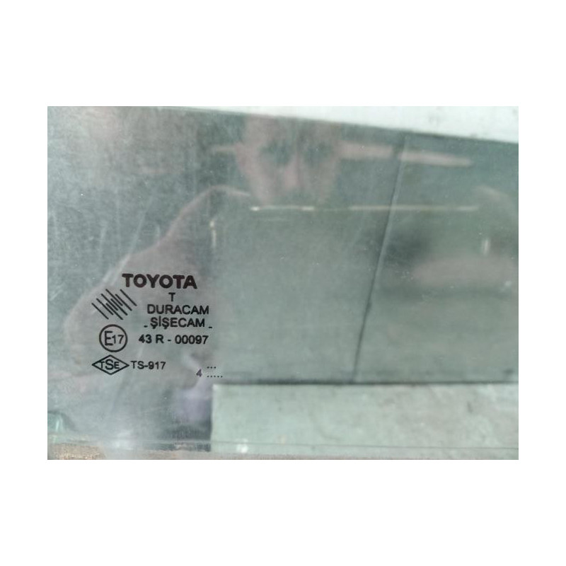 Vitre arriere droit TOYOTA COROLLA VERSO 2 Photo n°1
