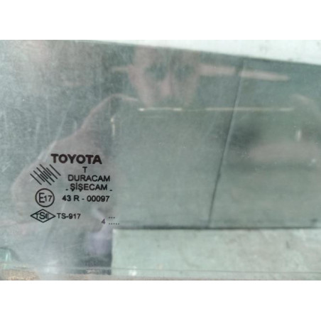 Vitre arriere droit TOYOTA COROLLA VERSO 2