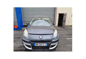 Anti brouillard arriere gauche RENAULT SCENIC 3 Photo n°4