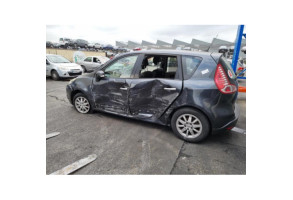 Anti brouillard arriere gauche RENAULT SCENIC 3 Photo n°13