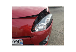 Attache ceinture arriere gauche RENAULT TWINGO 2 Photo n°9