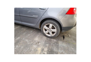 VOLKSWAGEN GOLF 5 1.9 TDI - 8V TURBO Photo n°13