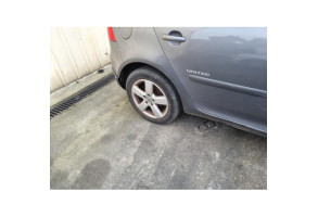 VOLKSWAGEN GOLF 5 1.9 TDI - 8V TURBO Photo n°16