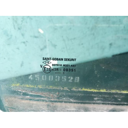 Vitre arriere droit DACIA DUSTER 1