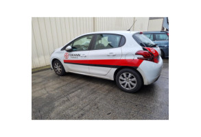 PEUGEOT 208 1 PHASE 2 1.5 BLUE HDI - 16V TURBO Photo n°9